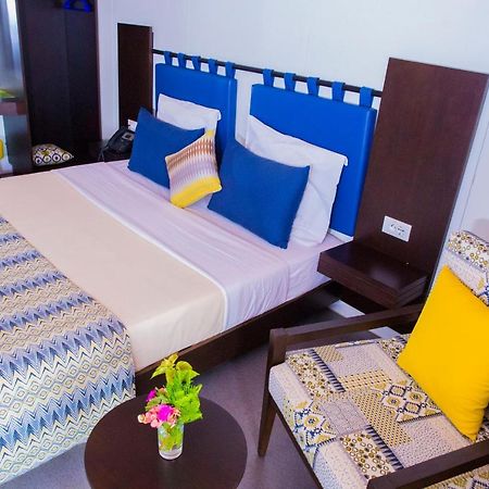 Dunia Hôtel Loumbila Ngoại thất bức ảnh