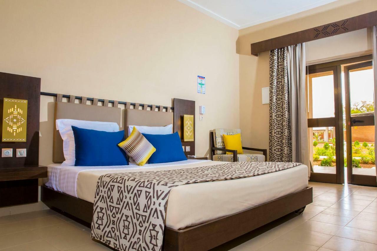 Dunia Hôtel Loumbila Ngoại thất bức ảnh