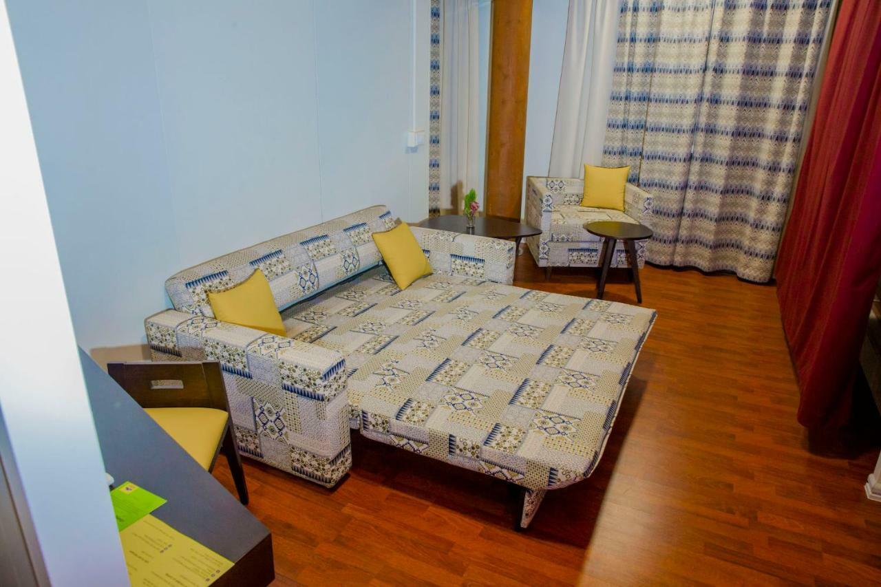 Dunia Hôtel Loumbila Ngoại thất bức ảnh